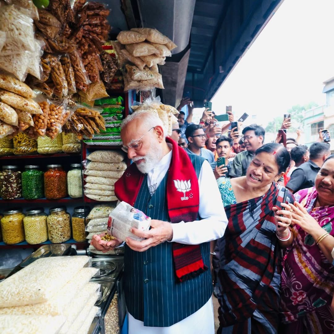ఇన్‌స్టాగ్రామ్‌లో 10 కోట్ల వ్యూస్..ఝల్ మురి స్టాల్ వద్ద మోదీ మాస్ క్రేజ్!